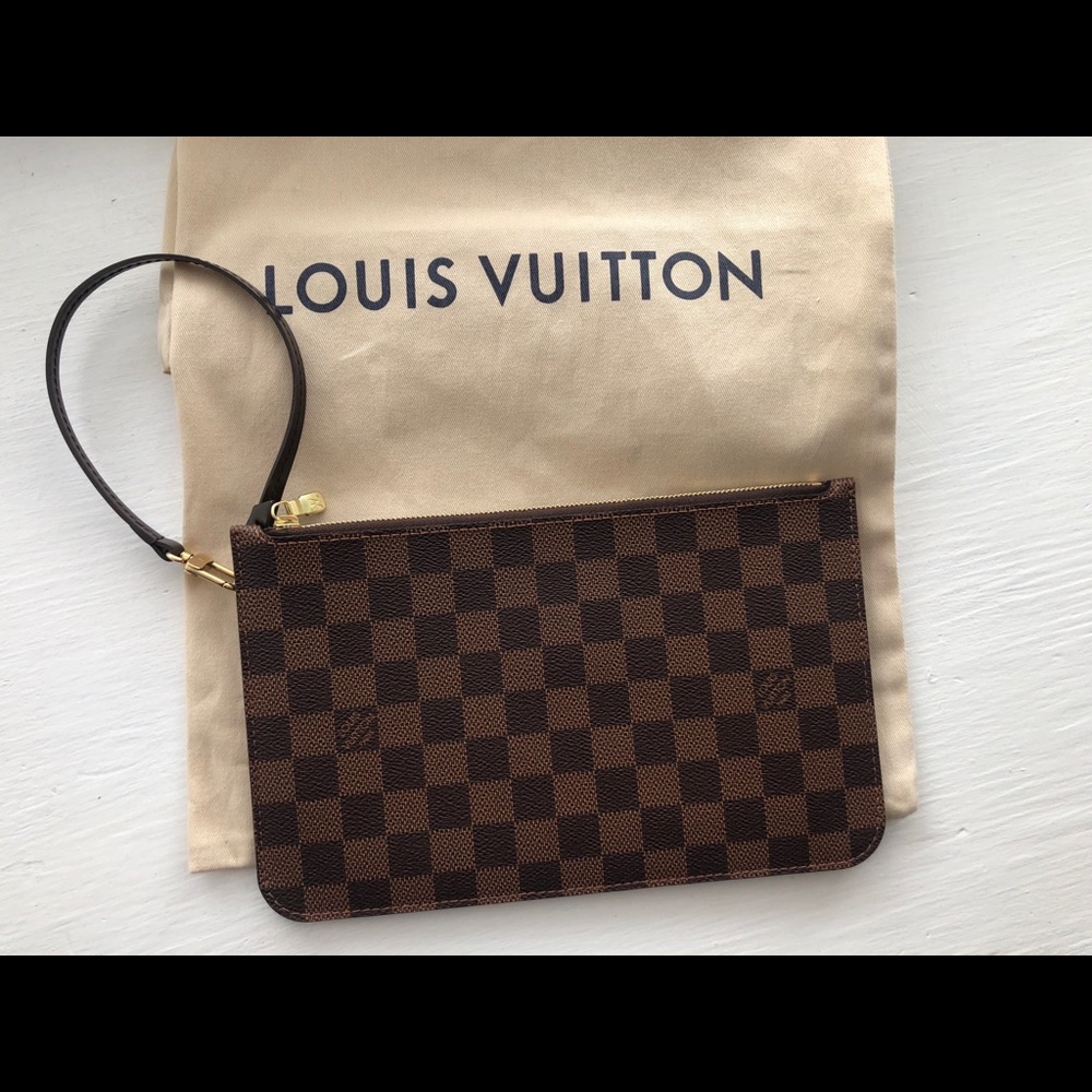 Louis Vuitton neverfull wristlet/wallet